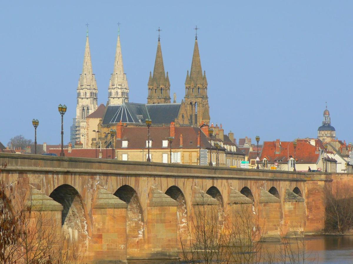 Etape Moulinoise Appartement Moulins  Buitenkant foto